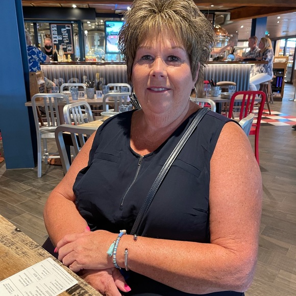 Meet your Posher, Sherry - Picture 2 of 3